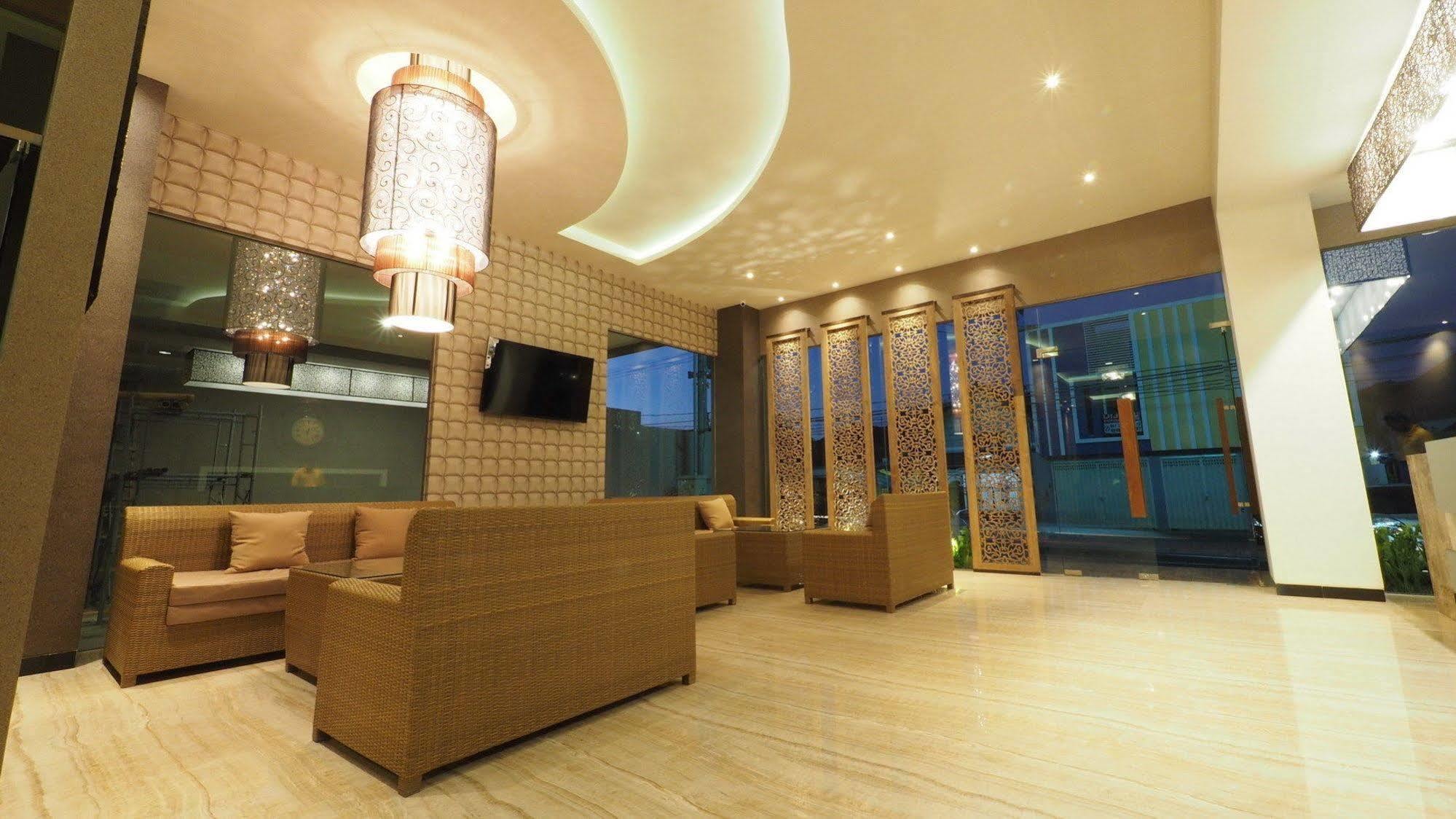 De Boutique Style Hotel Malang Exterior foto
