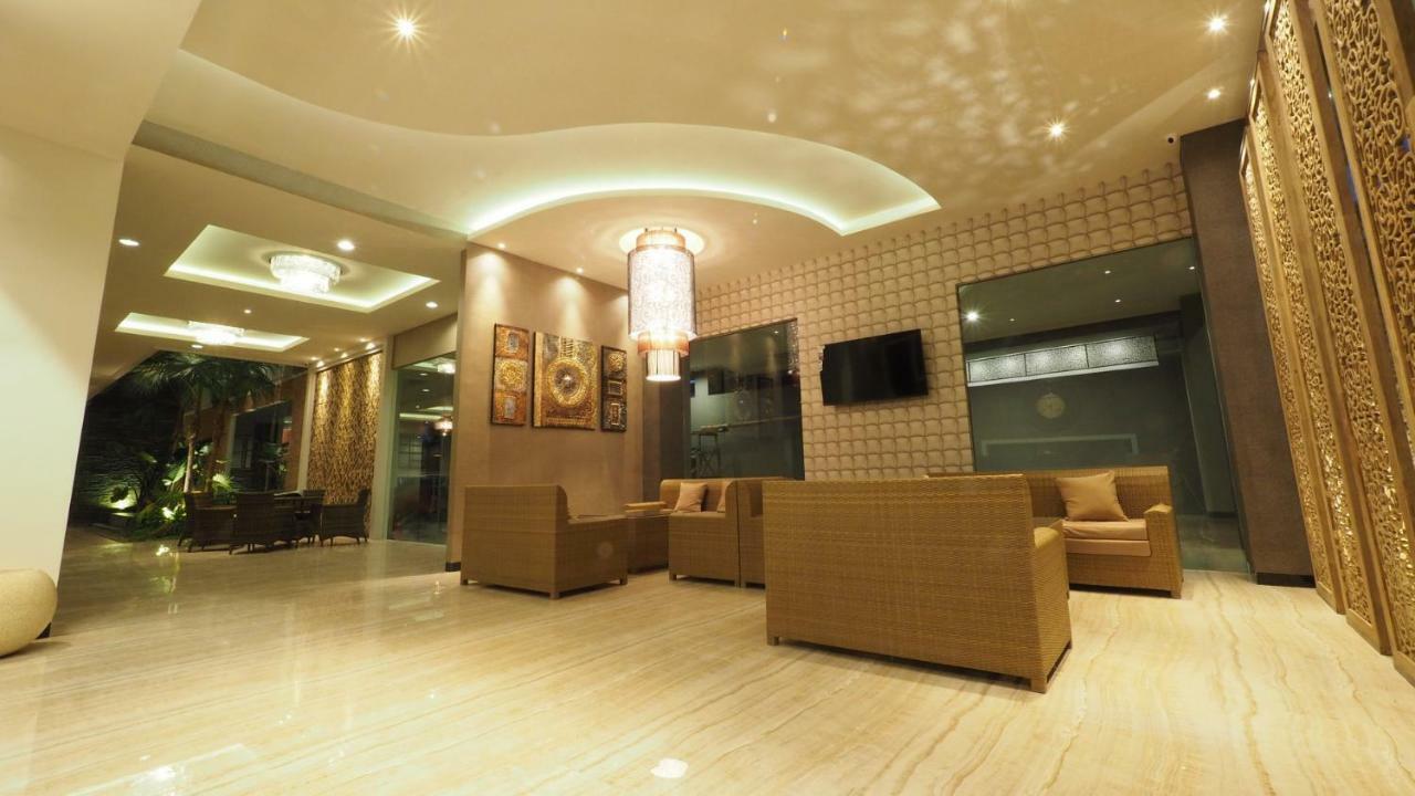 De Boutique Style Hotel Malang Exterior foto